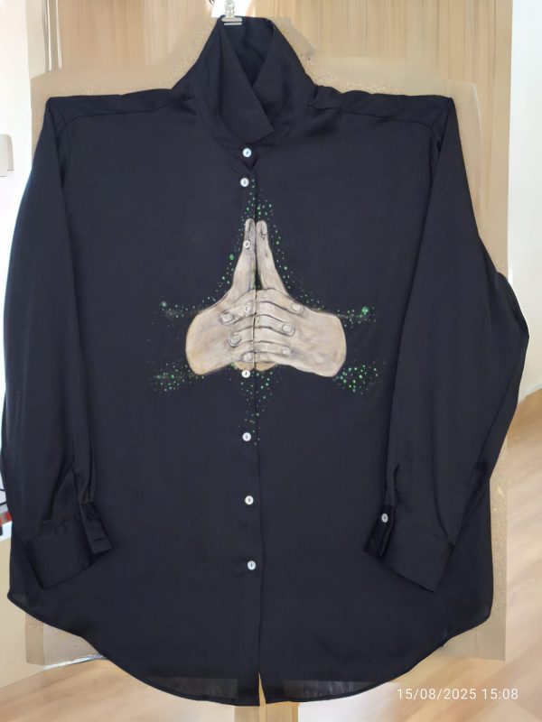 CAMISA NEGRA CON MUDRA UTTARABODHI